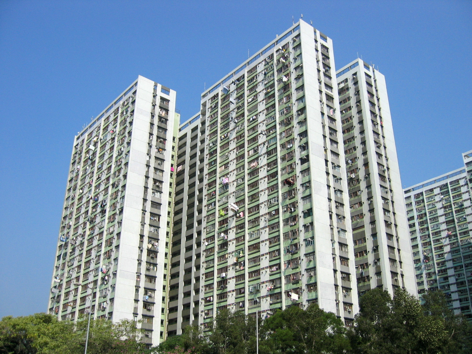 陈巃羽风水阳宅之〝住宅呈工字形者，主多病痛〞